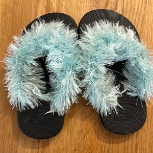 Shoreline fuzzy toddler flip flops​​​​​​